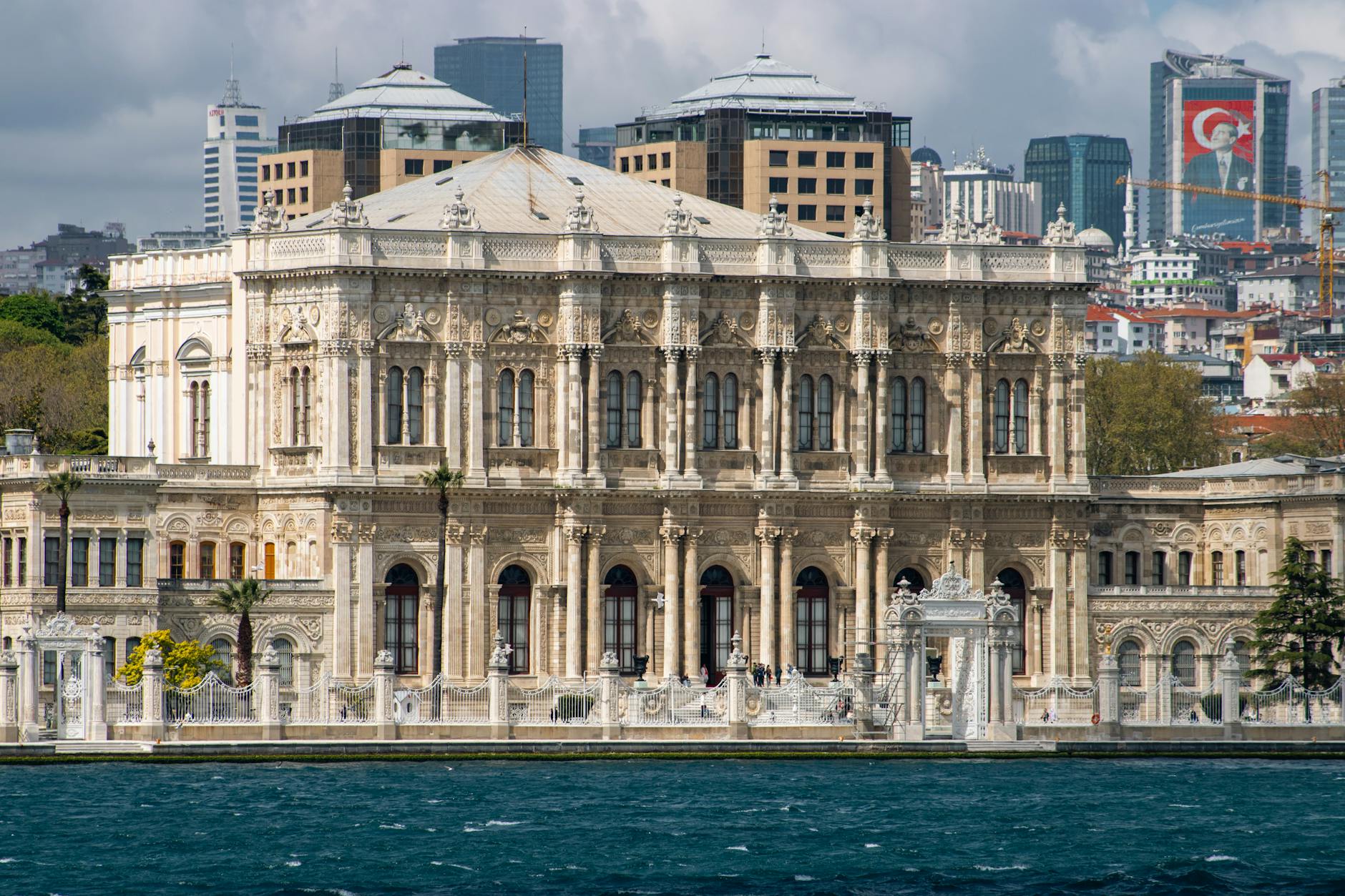 Dolmabahçe Sarayı